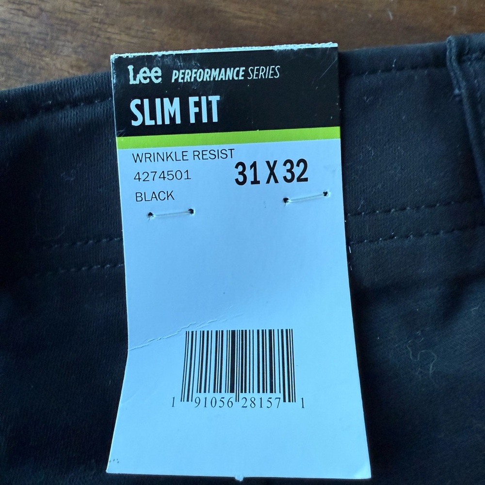 31 x 32 Black Lee active motion pants - Brand New with tags